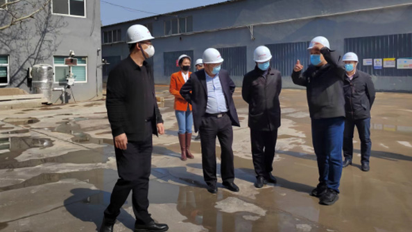 市住房和城鄉(xiāng)建設局劉玉勇局長、 市建筑工程管理服務中心孫雷主任一行 到我公司調(diào)研、指導
